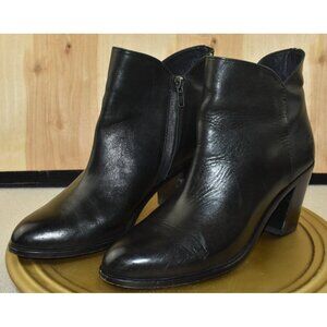 Frye Women's Boots Size 8.5 Black Ankle Booties Zip Heeled Soft Leather -Flaws-